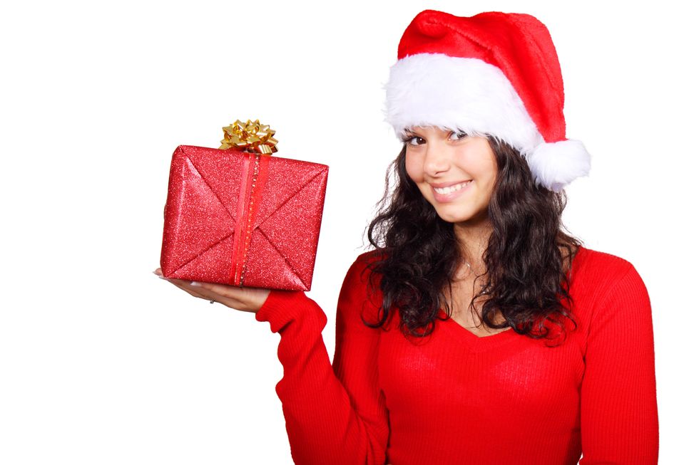 How To Shop For Christmas On A College Student Budget