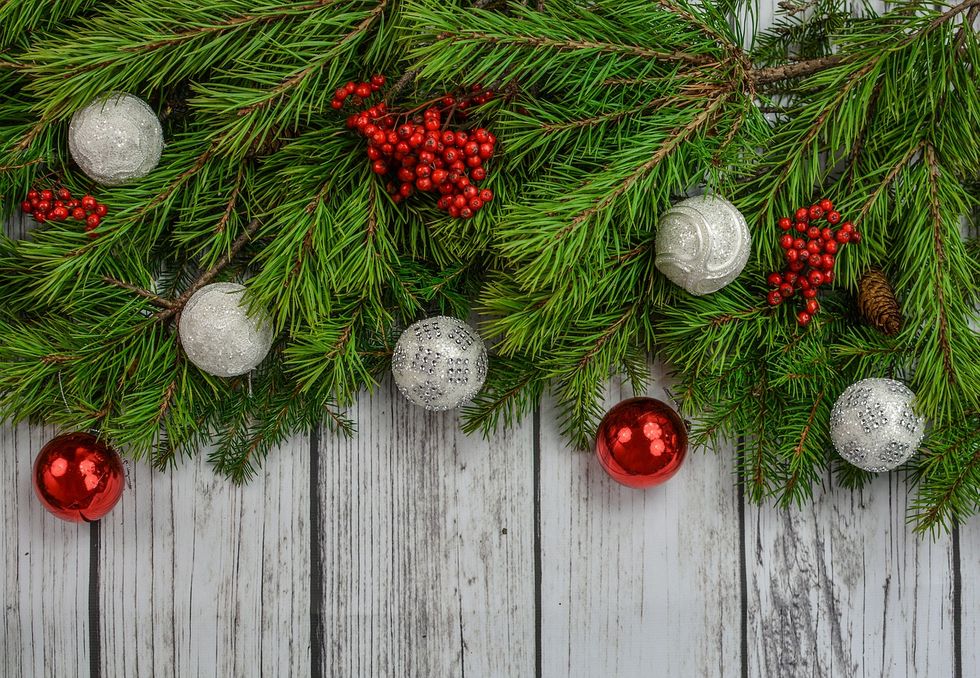 7 Holiday Greetings Besides "Merry Christmas"