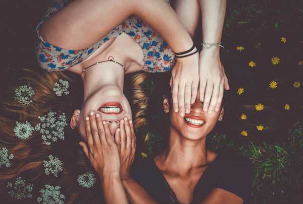 Just Because I'm A Lesbian Doesn't Mean I'm Gay For My Friends