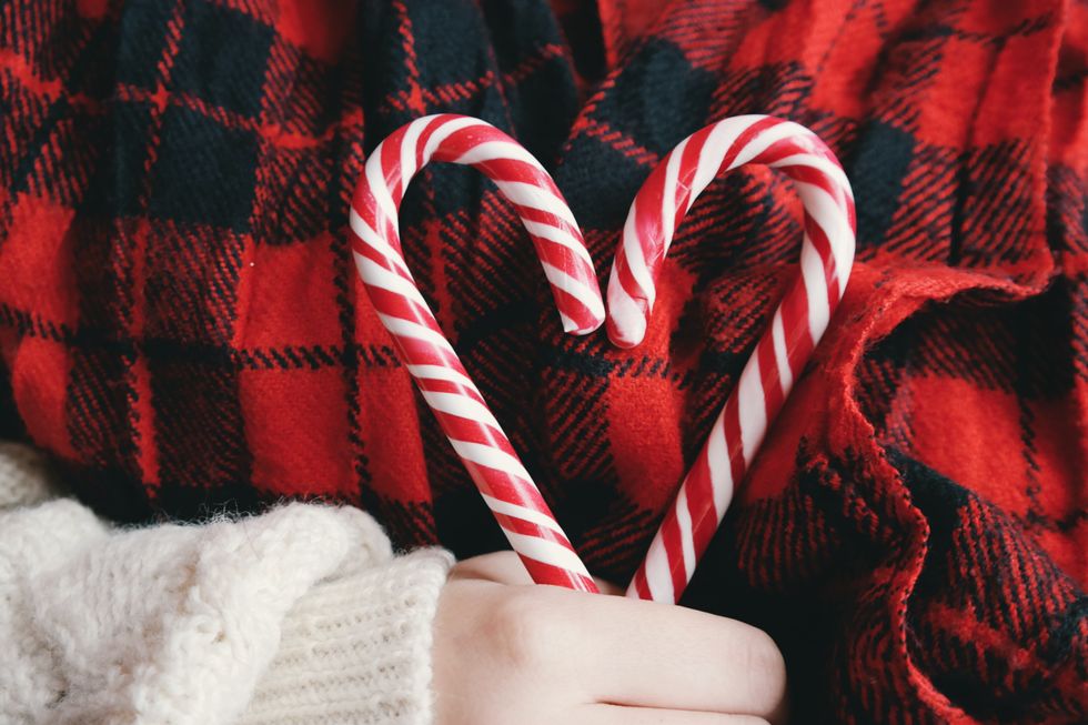 The Do's And Don'ts Of Approaching Your Single Friends This Christmas