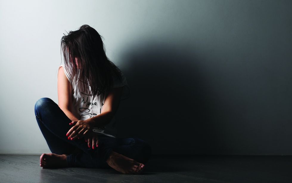 How It Feels To Be Lonely In A Room Full Of Friends