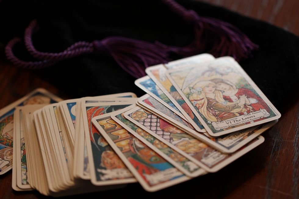 I Went To A Tarot Card Reader And Here's What Went Down