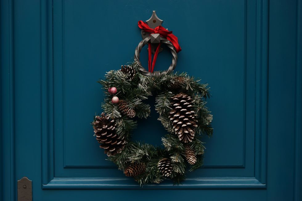 Your Holiday Checklist: 11 Surefire Ways To Get In The Christmas Spirit