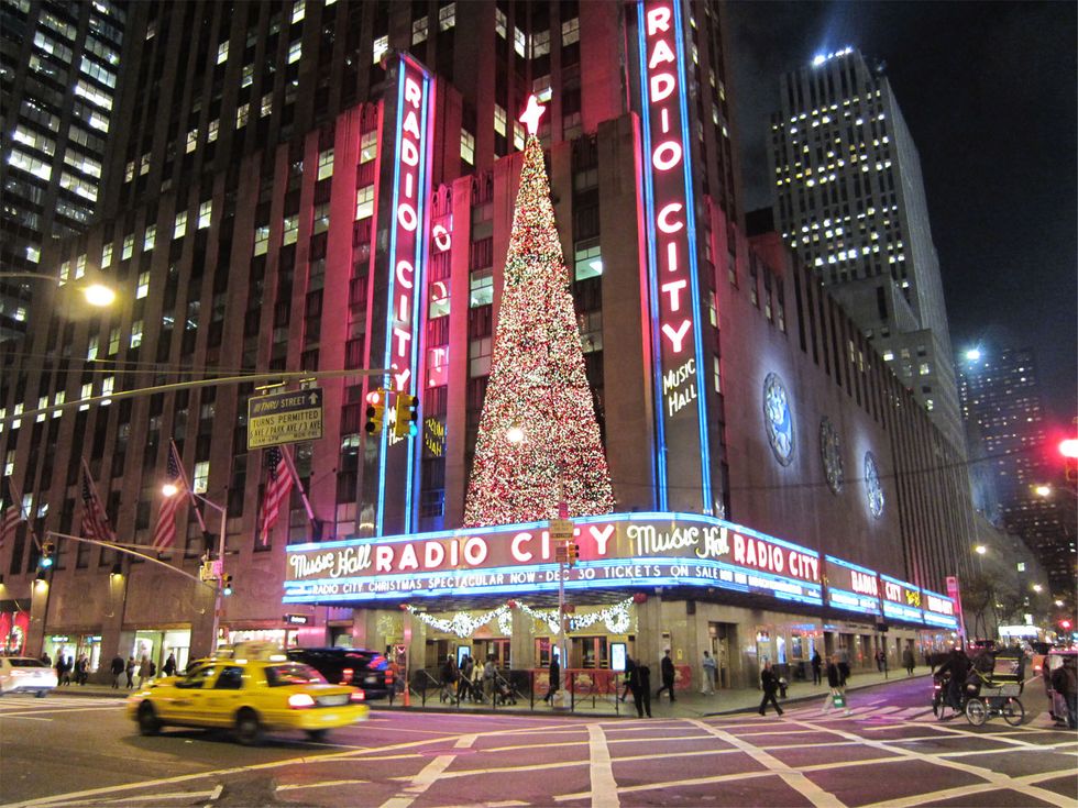 6 Reasons You Should Spend Christmas In The Big Apple