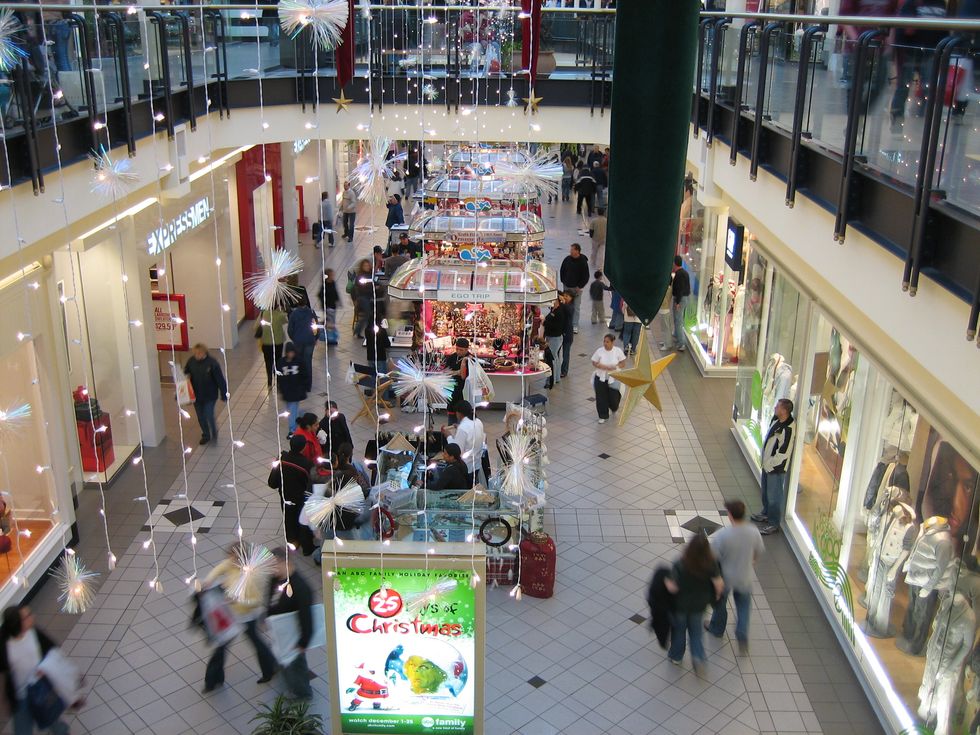 The 9 Circles Of Holiday Retail Worker Hell