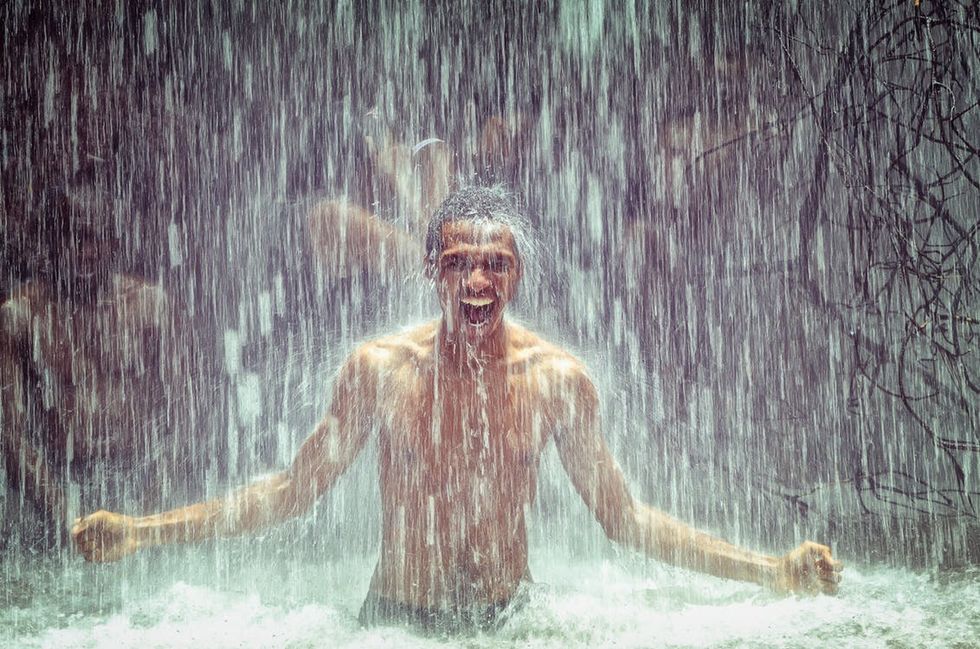19 Thoughts We All Have In The Shower