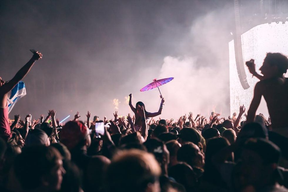 11 Best Female Singers Who Made Us All Cry With Their Beautiful Voices