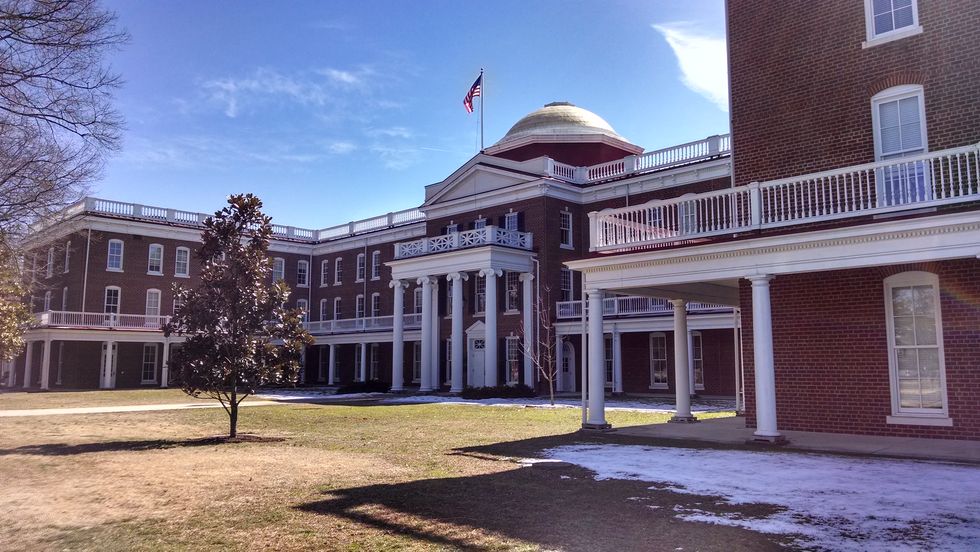 13 New Year's Resolutions That Longwood University Should Keep
