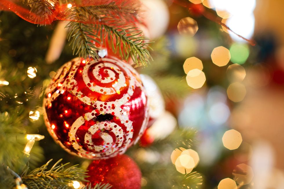 5 Fears You Have Celebrating Christmas for the First Time with Your S.O.