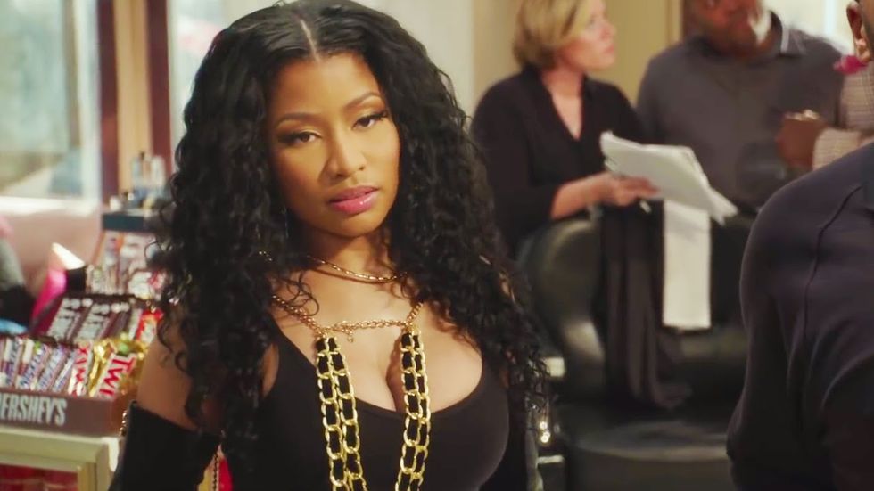 12 Things You Know If You Simply CAN'T Control Your Facial Expressions