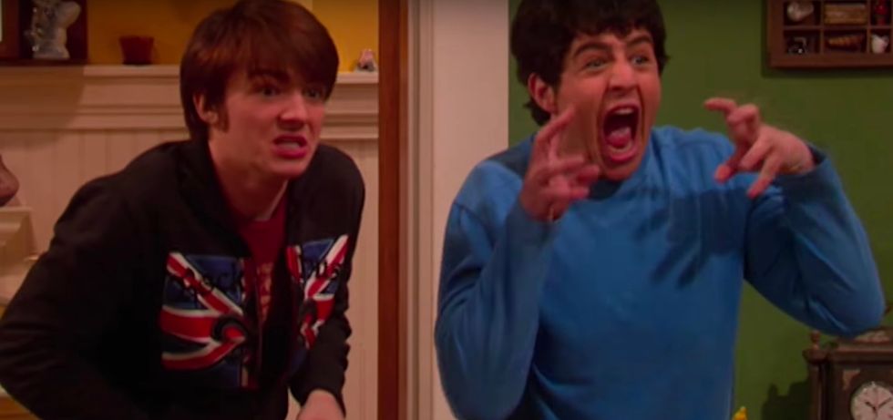 11 Roommate Moments As Told Through 'Drake And Josh'