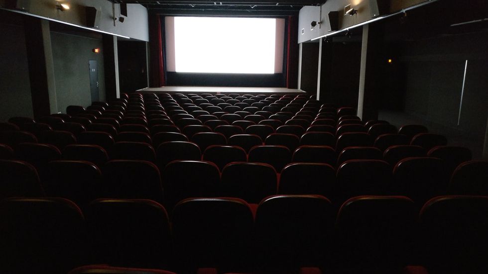 10 Things Your Local Movie Theatre Employee Would Love You To Keep In Mind