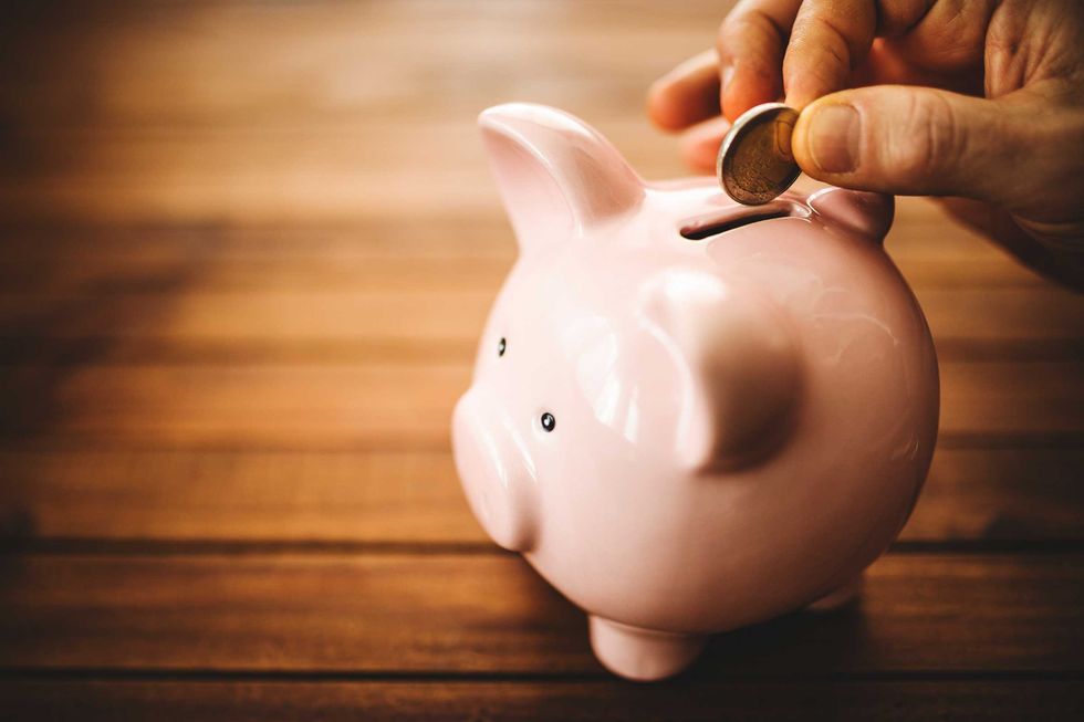 7 Ways To Save your Money This New Year