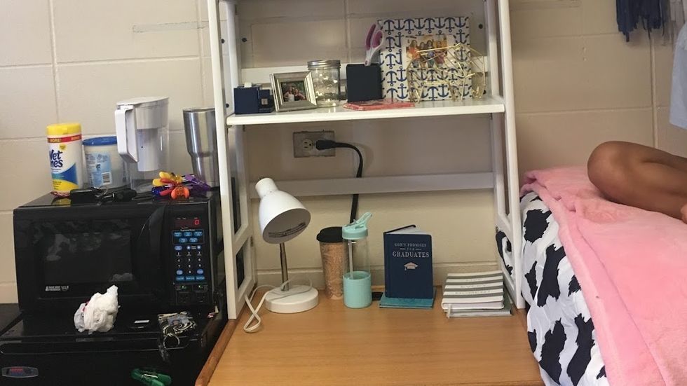 9 Things You'll Find On The Desk Of EVERY College Girl In America