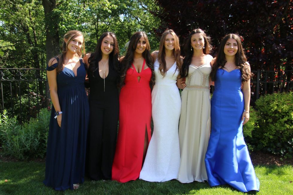 6 Cherished Reasons Your High School Friends Are Irreplaceable