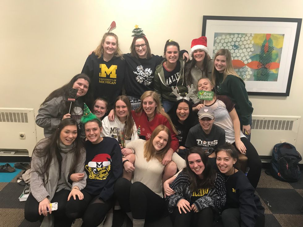 10 Signs You Have An Extremely Close Hall