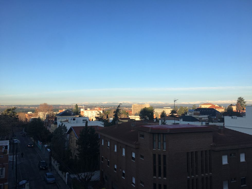 18 Thoughts That Cross Students Minds Before Studying Abroad