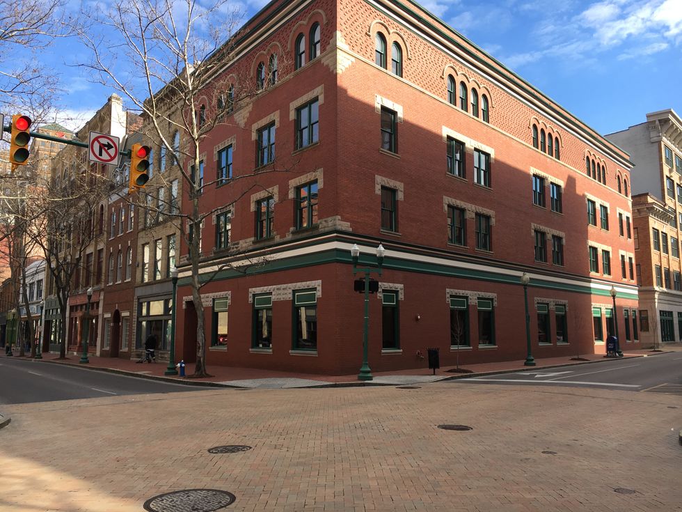 Why Does That One Ad Keep Following Me Online?