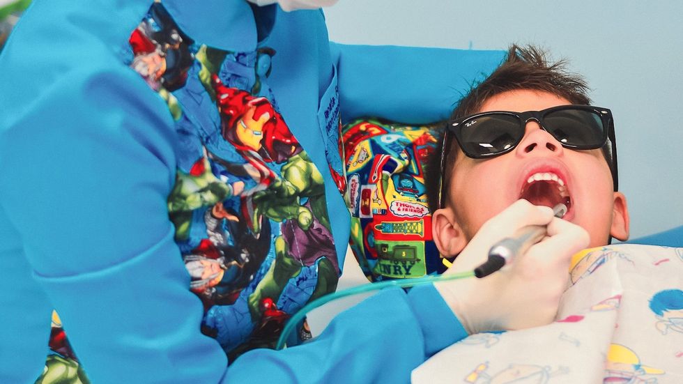 17 Thoughts EVERY Person Has While Sitting In A Dentist's Chair The