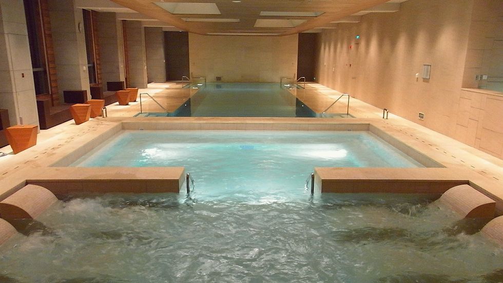 7 Reasons Why Colleges Should Have Jacuzzi's