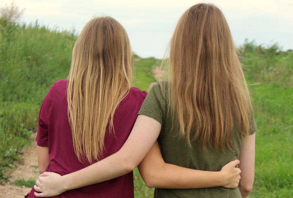 5 Reasons Going To A Different College Than Your Twin Can Be Great