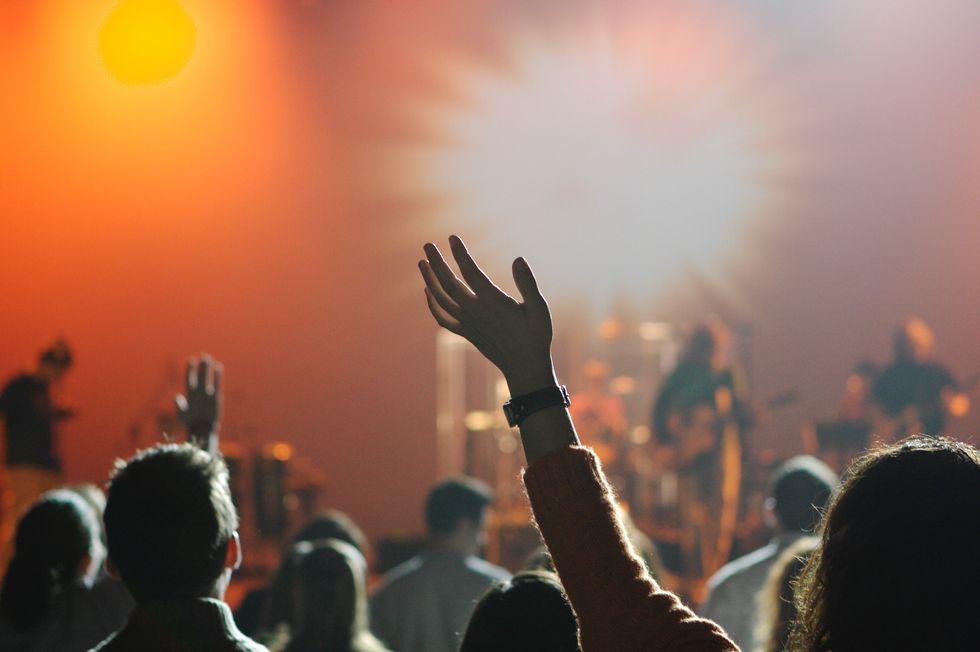 5 Worship Songs To Get You Through Your Day