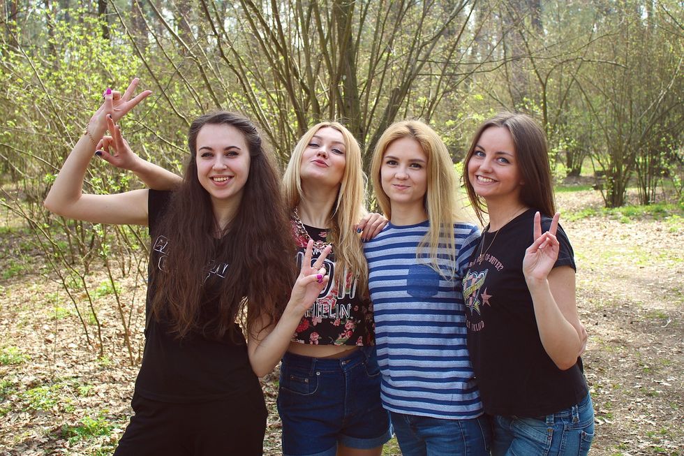 11 Rules For College Girls Looking To Keep Their Friendships Strong AF
