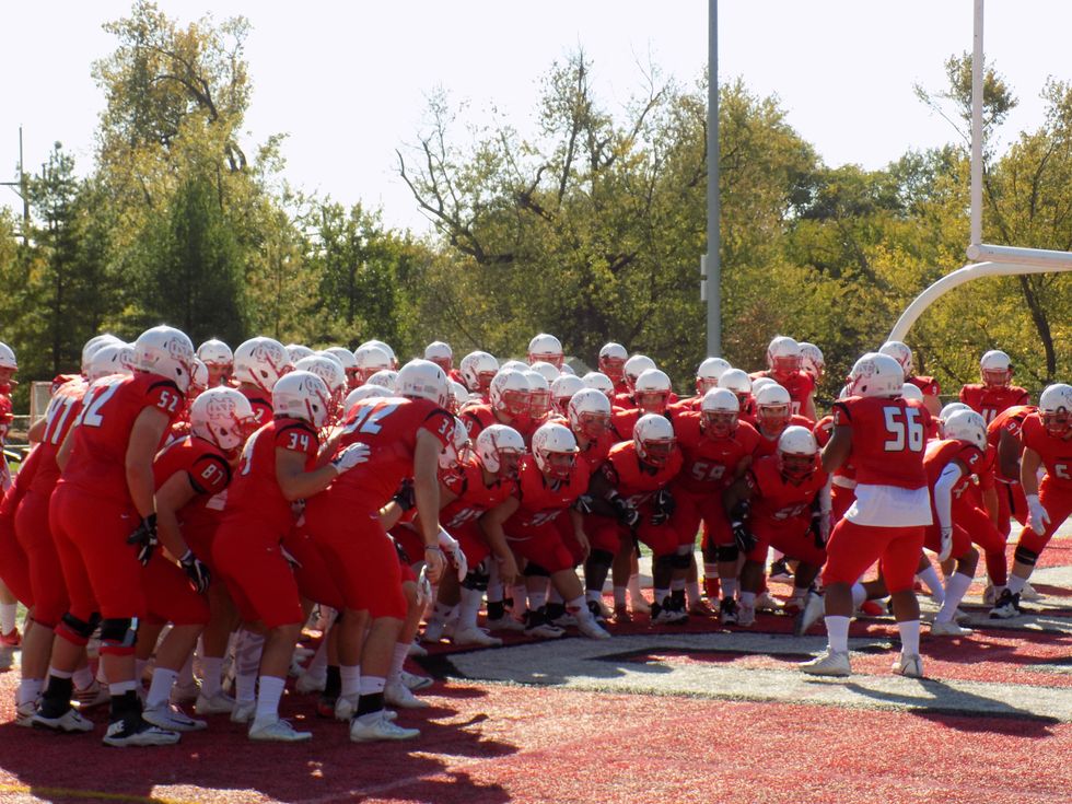 Yes, I'm a girl and YES, I Love Watching Football