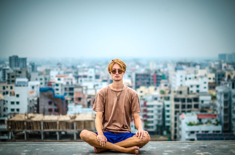 5 Ways Meditating Betters Your Life