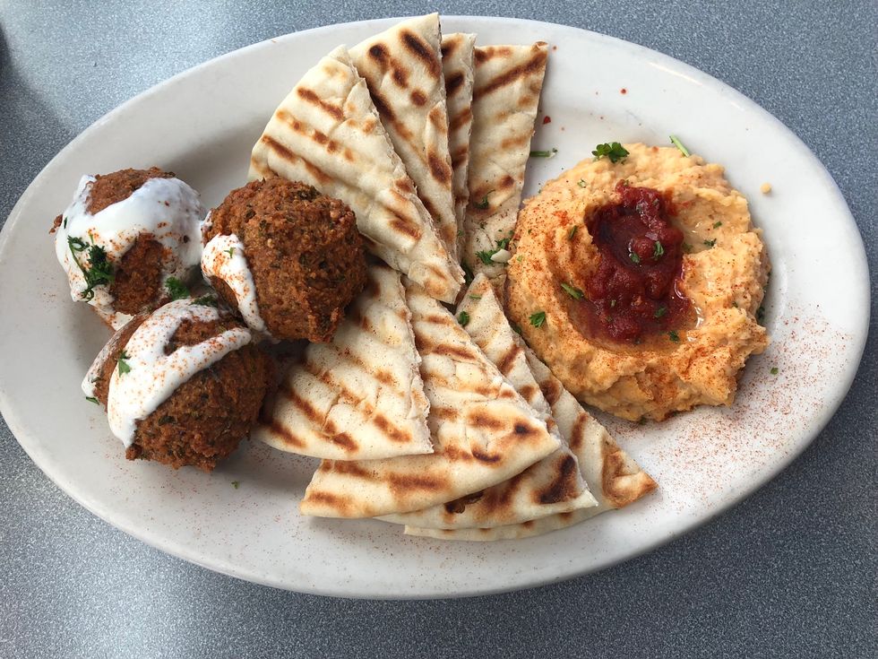 18 Normal Restaurants With Vegan Options That You'll Actually Want To Eat At