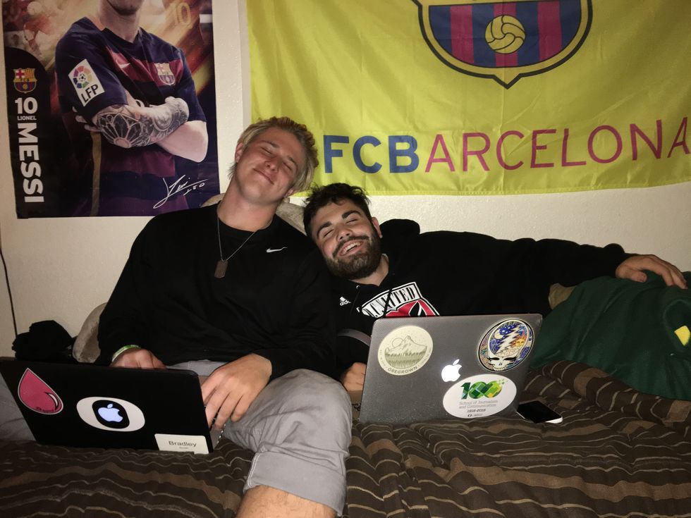 4 Ways To Develop Better Relationships With Your College Roommates 1/25