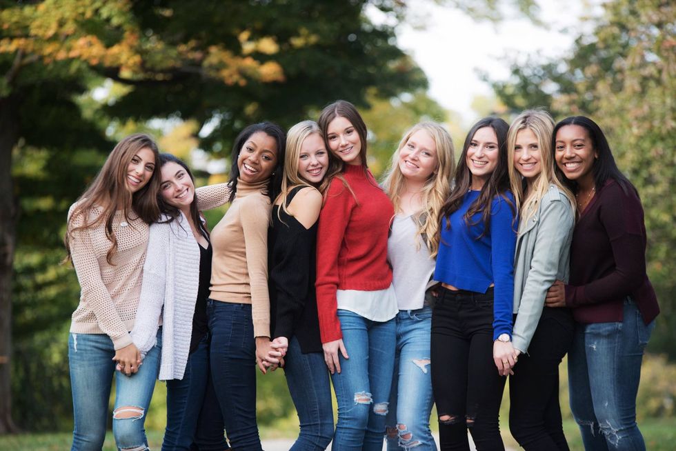 8 Unmistakeable Signs You Went To An All-Girls School