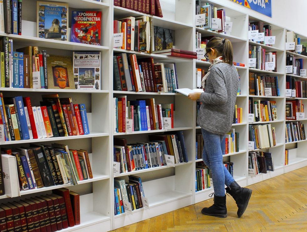 YA Books Target More Middle And High Schoolers But Twentysomething's Need Books Too