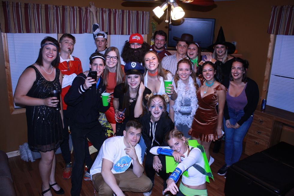 10 Steps To Throw A Kickass College Party