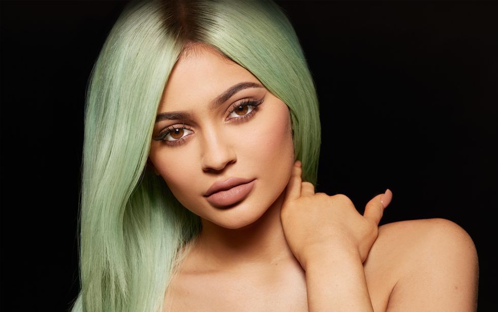 8 signs Kylie Jenner Is *Actually* Pregnant