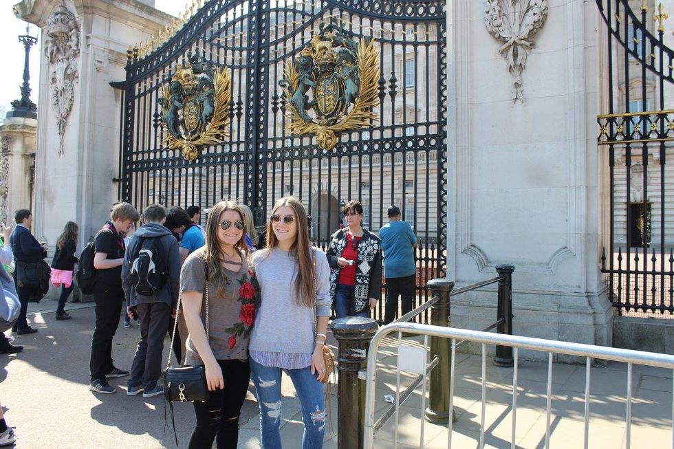 7 Reasons It's Great To Be The Younger Sister