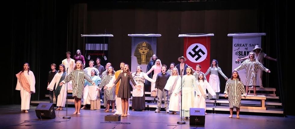 5 Tips And Tricks To Surviving A Show Choir Weekend Competition