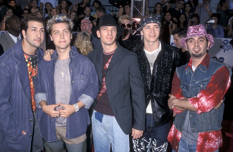 20 Fashion Trends From The Early 2000s That Make Us Physically Sick To Think About Today