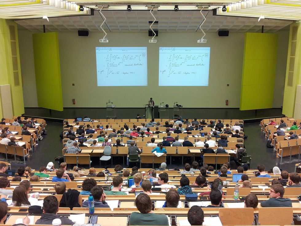 5 Tips To Stay Awake In A College Lecture Instead Of Drooling On Your Books