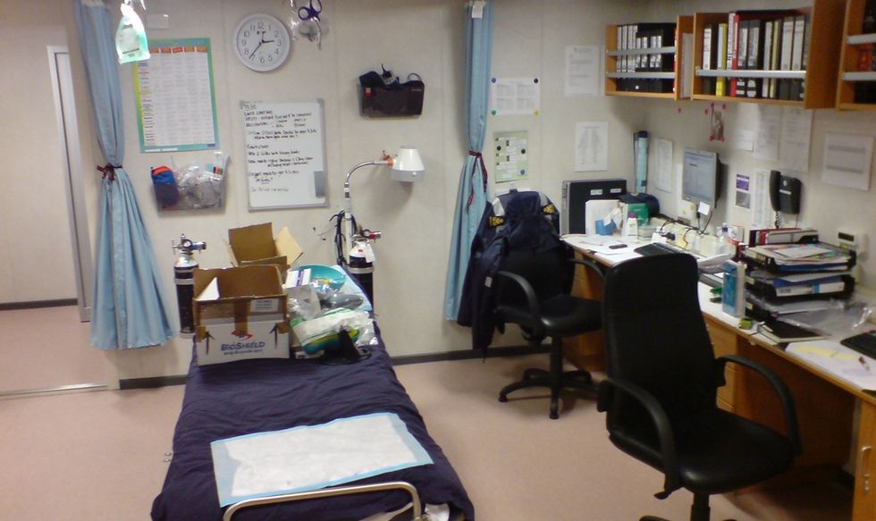13 Thoughts Students Are Sick Of Having In Their School's Infirmary
