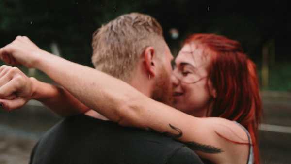 7 Dangerously Bold Ways To Get Someone To Notice You