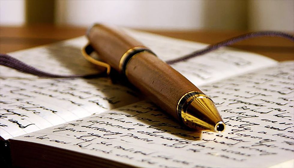 9 Reactions After Telling People I'm a Creative Writing & English Major