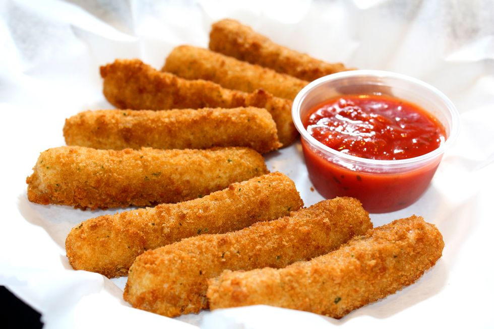 5 Ways To Determine You Are Eating A Quality Mozzarella Stick