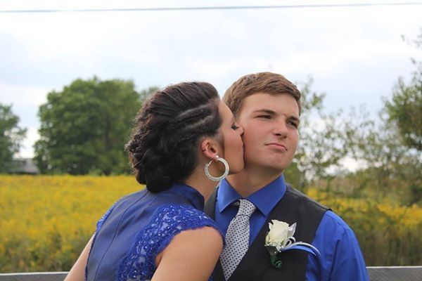 Being A "College Cougar" And Dating A High School Senior Isn't Easy