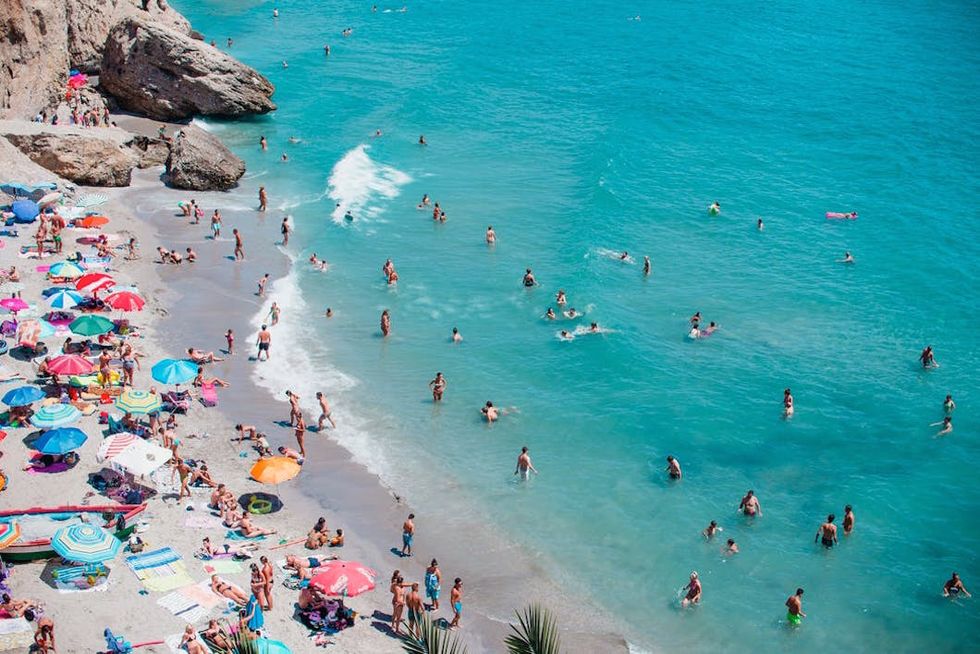 Expectation Vs. Reality Of Preparing For Spring Break