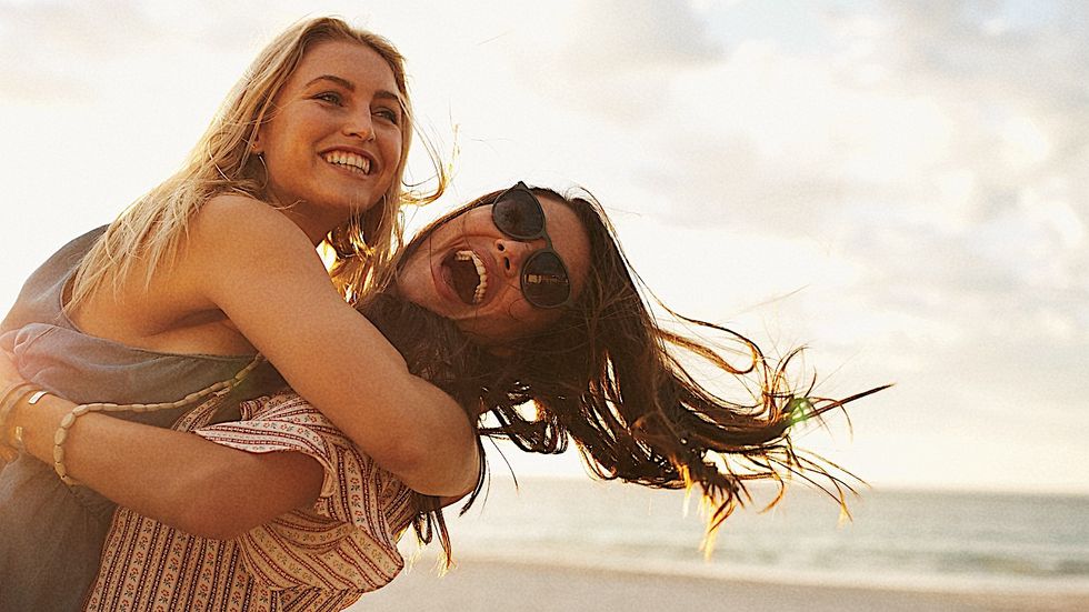 9 Things Supportive Friends Do For One Another, No Questions Asked