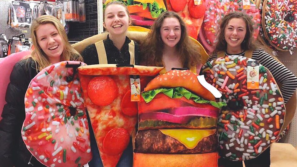6 Ways To Eat Like A Queen At The College You Didn't Choose For Its Dining Halls