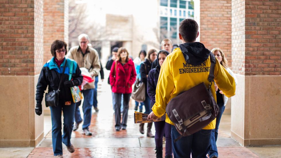 I Feel So Content When I See A Tour Walk Through My College