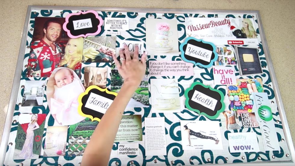 17 Things EVERY Incoming Freshman Girl Pinned To Their 'College' Pinterest Board