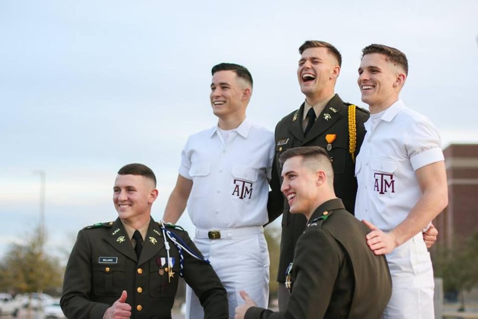 Meet The Men Of '5 For Yell'